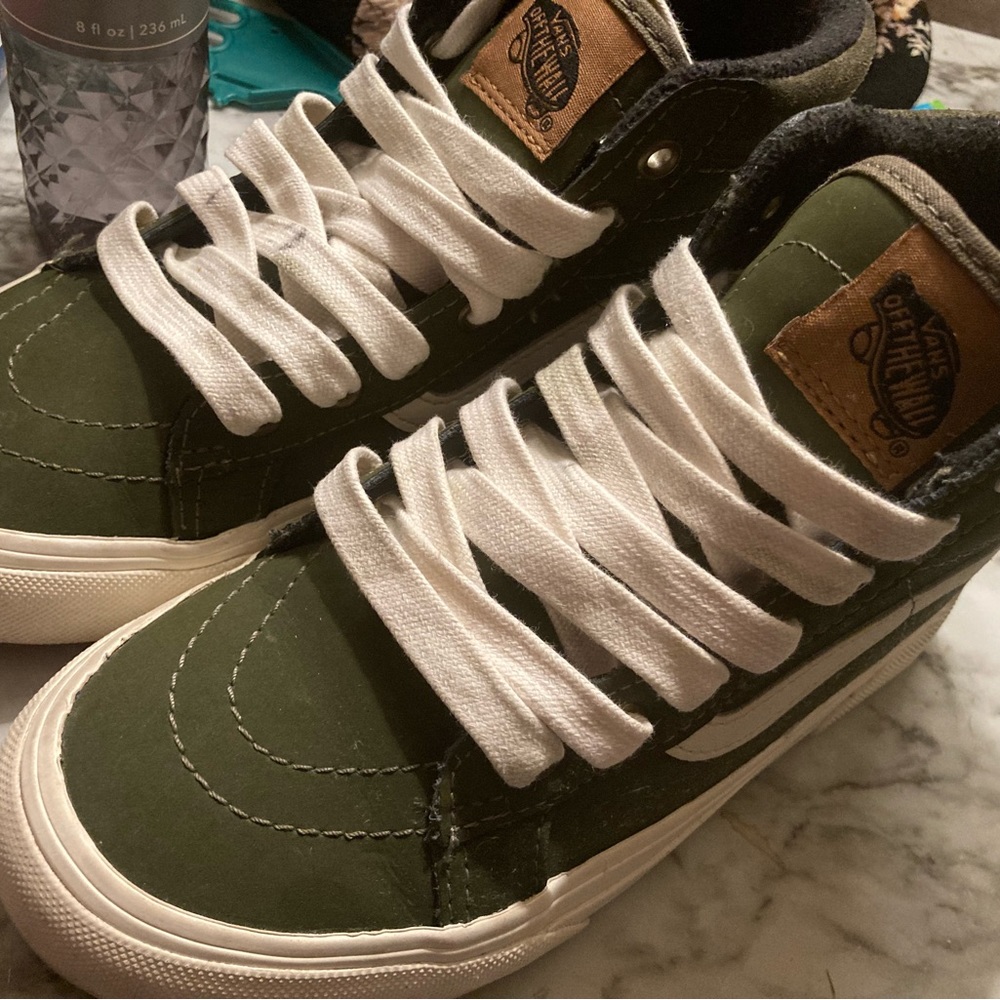 Needs new laces.